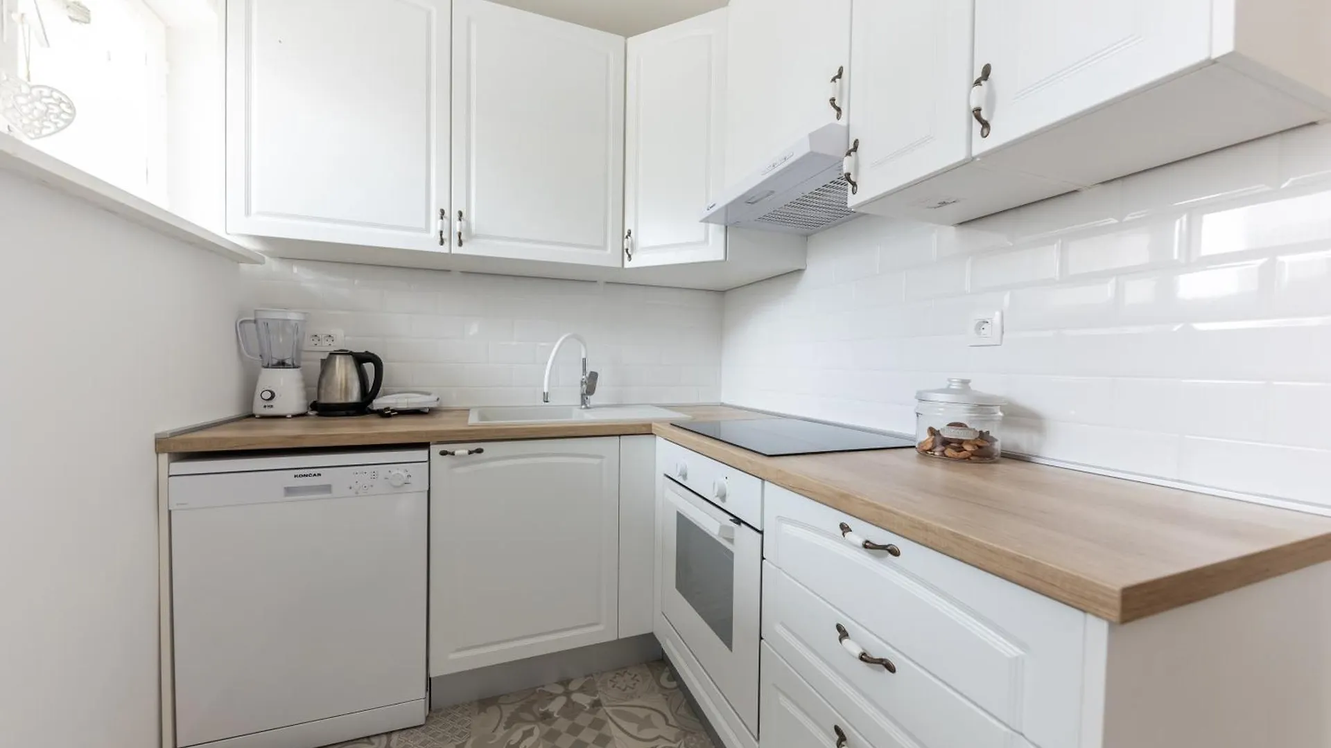House Niko M With 6 Apartments Split Croatia