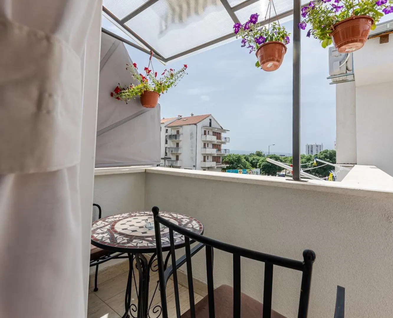 House Niko M With 6 Apartments Split 0*,  Croatia