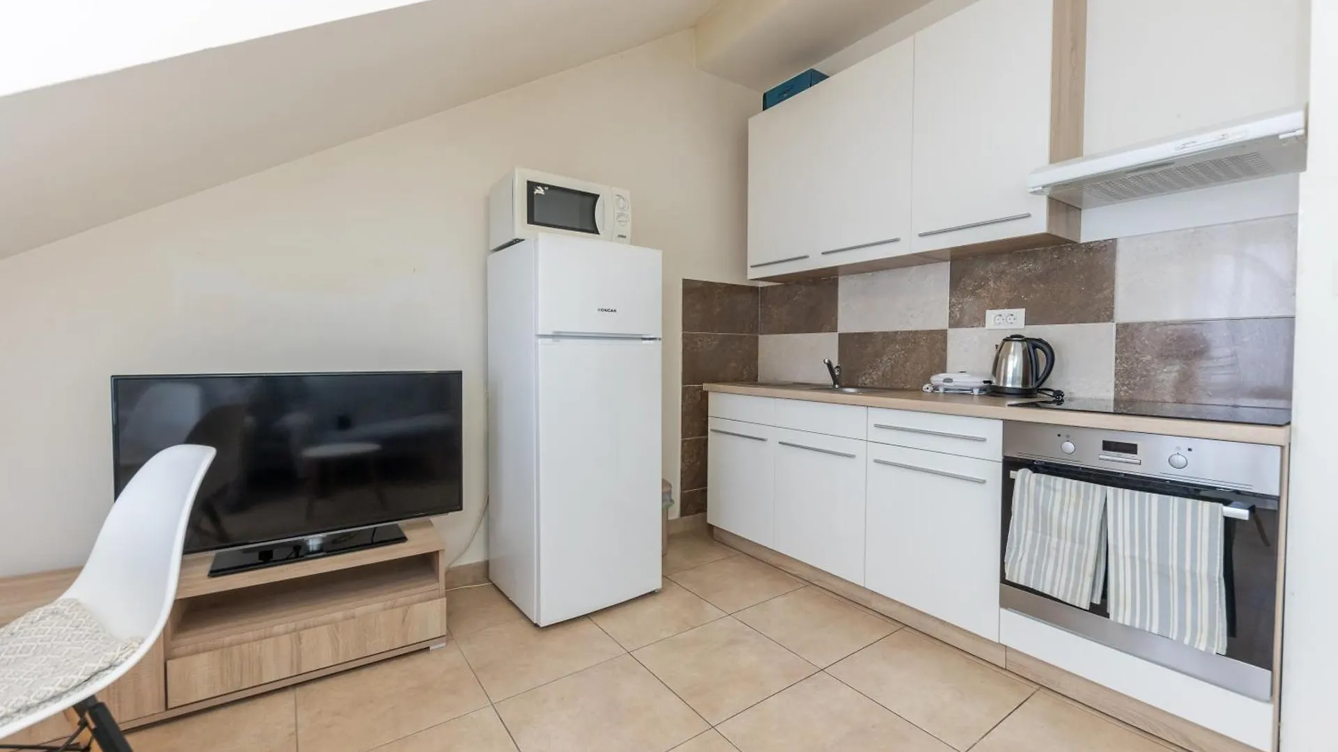 House Niko M With 6 Apartments Split Croatia