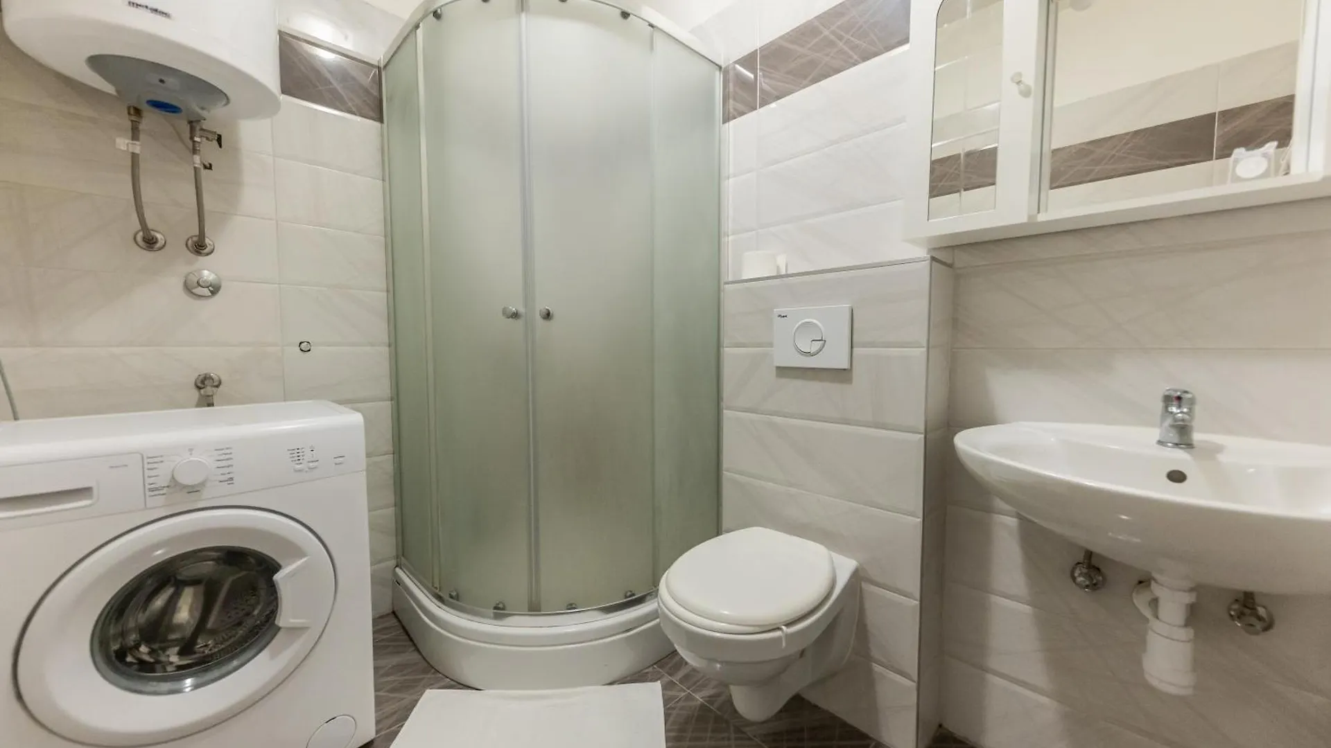 House Niko M With 6 Apartments Split Croatia